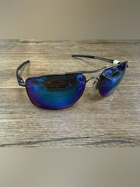 Oakley Men’s Aviator Swim Sunglasses - Blue/Purple Mirrored Lenses, Black Frame